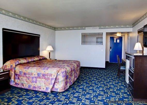 Rodeway Inn Oceanside Marina Стая снимка