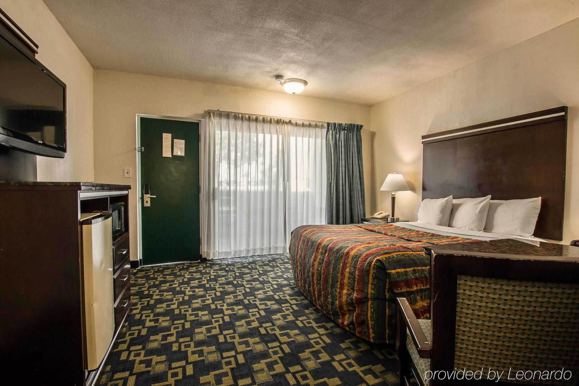 Rodeway Inn Oceanside Marina Екстериор снимка